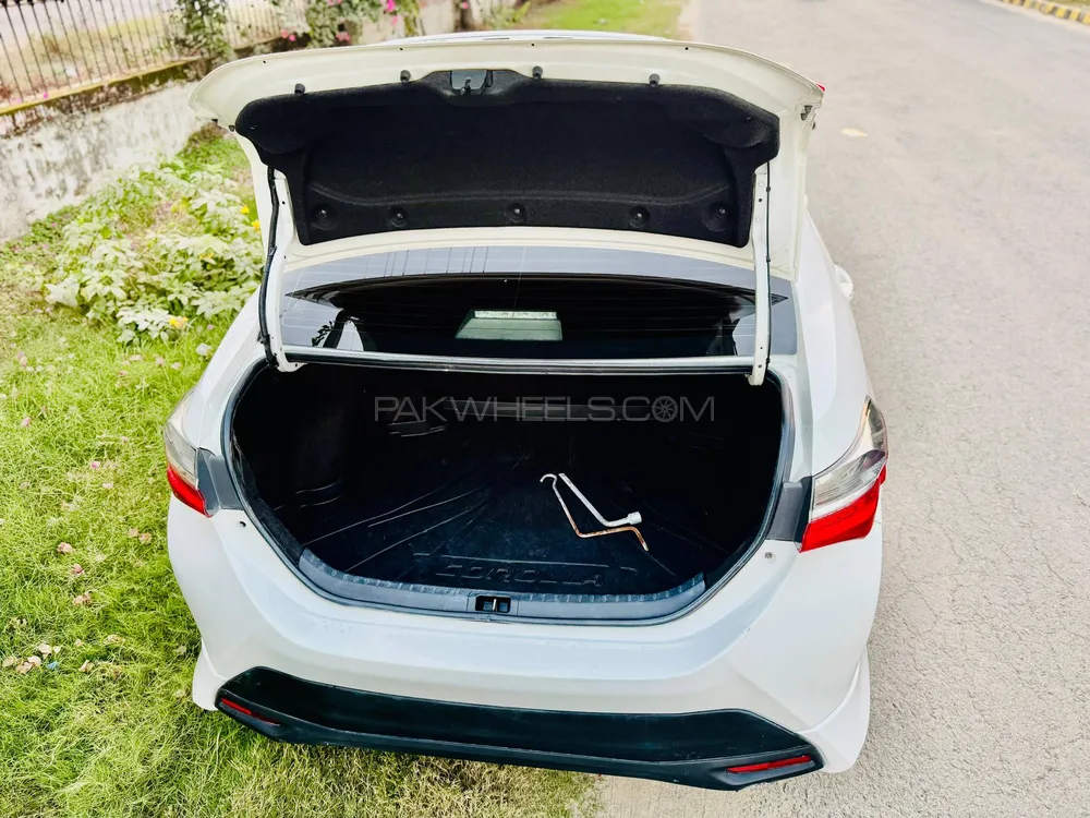 Toyota Corolla 2021 for Sale in Gujranwala Toyota Corolla 2021 for Sale in Gujranwala Image-10