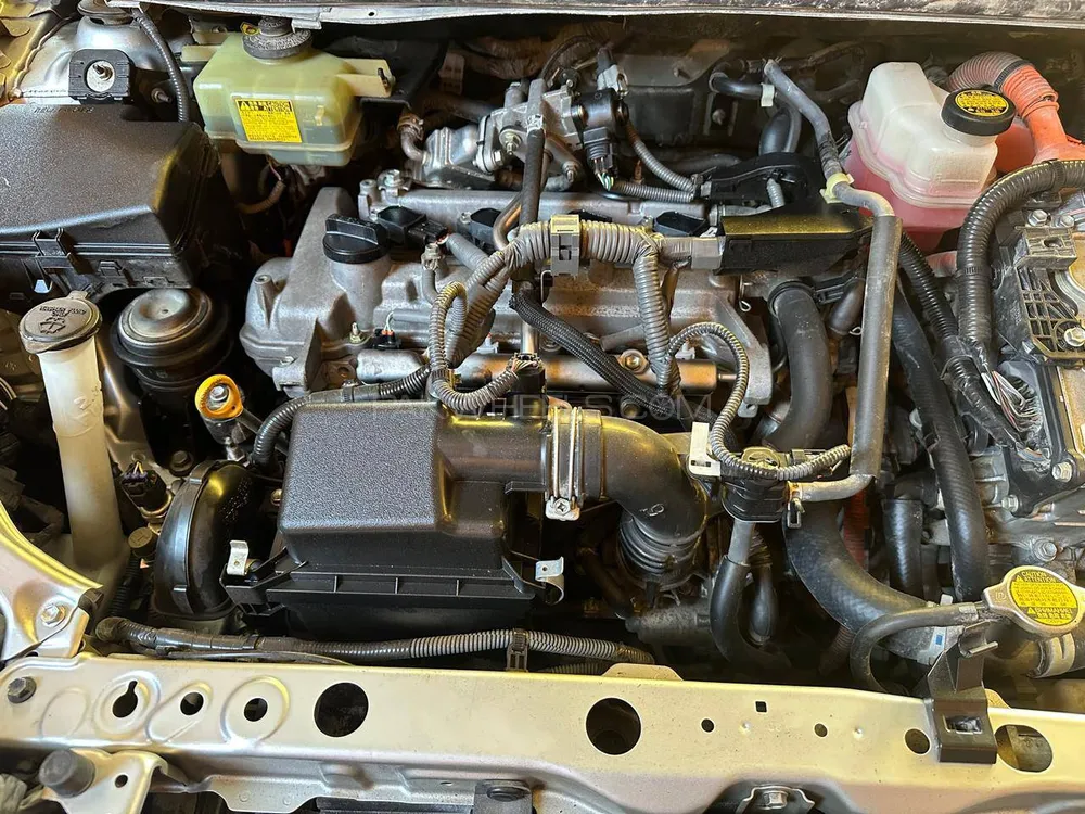 Toyota Corolla Axio 2015 for Sale in Peshawar Toyota Corolla Axio 2015 for Sale in Peshawar Image-8