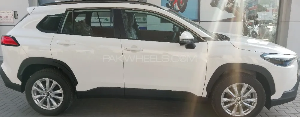 Toyota Corolla Cross 2024 for Sale in Multan Toyota Corolla Cross 2024 for Sale in Multan Image-6