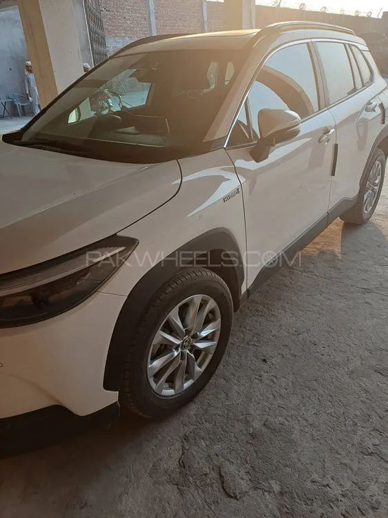 Toyota Corolla Cross 2025 for Sale in Lahore Toyota Corolla Cross 2025 for Sale in Lahore Image-2