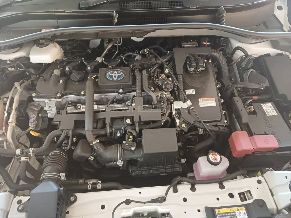 Toyota Corolla Cross 2025 for Sale in Lahore Toyota Corolla Cross 2025 for Sale in Lahore Image-9