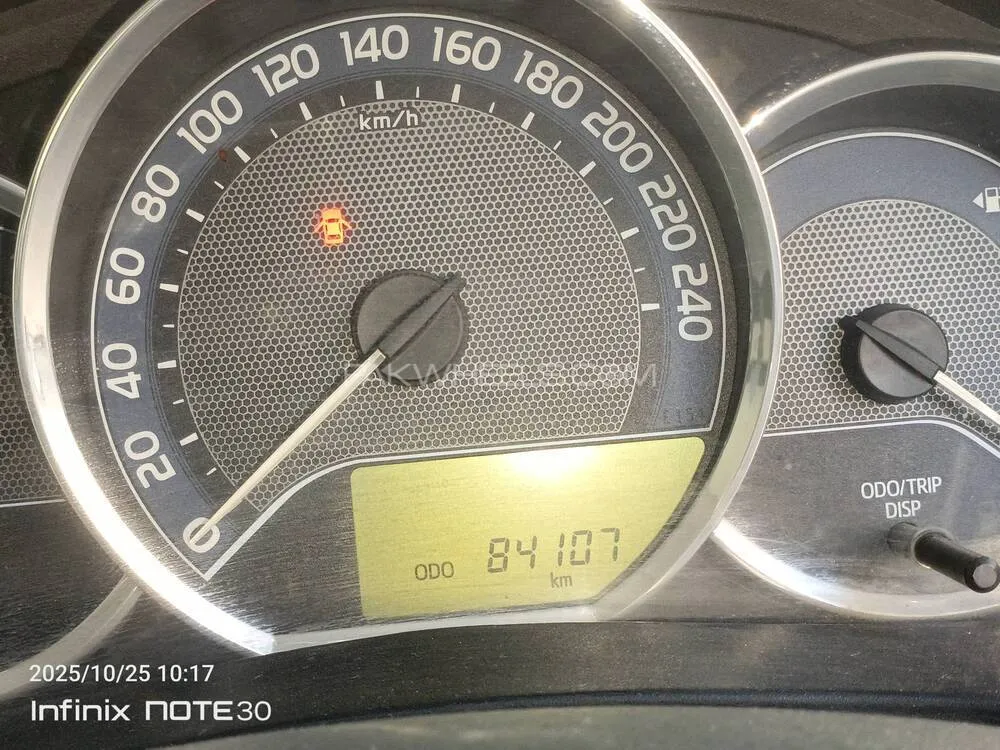 Toyota Corolla 2015 for Sale in Karachi Toyota Corolla 2015 for Sale in Karachi Image-9