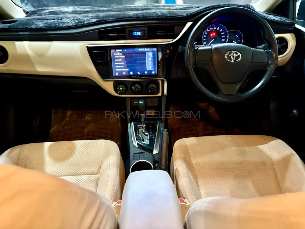Toyota Corolla 2020 for Sale in Karachi Toyota Corolla 2020 for Sale in Karachi Image-9