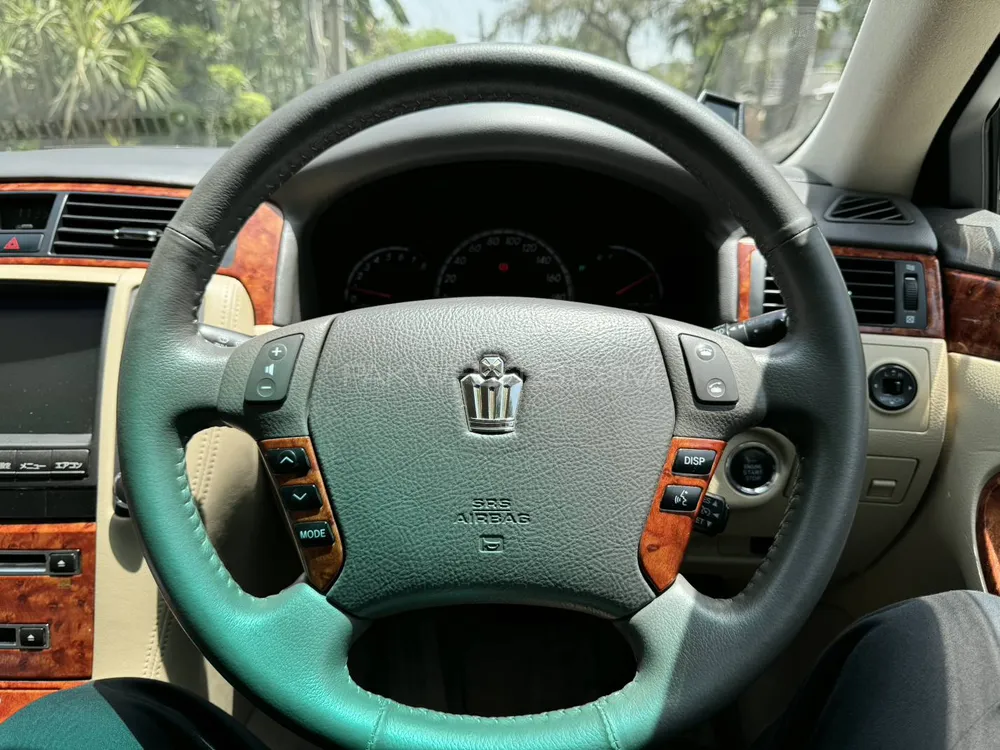 Toyota Crown 2004 for Sale in Lahore Toyota Crown 2004 for Sale in Lahore Image-11