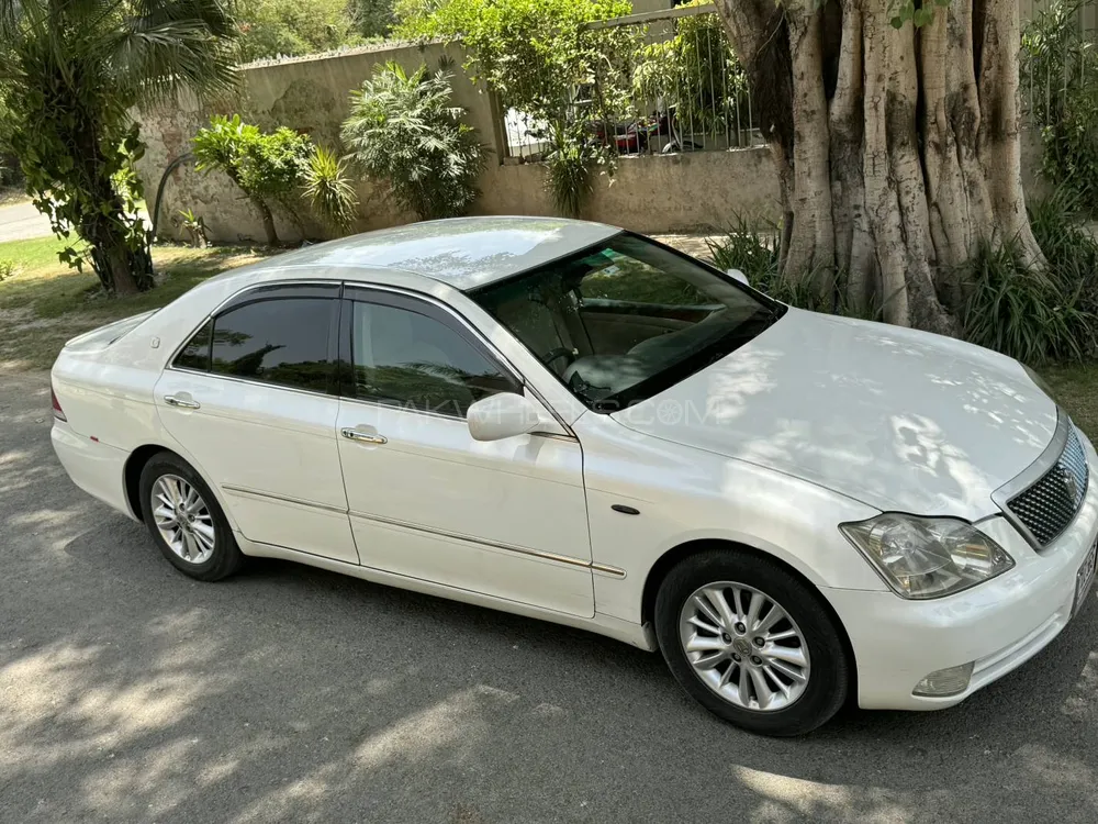 Toyota Crown 2004 for Sale in Lahore Toyota Crown 2004 for Sale in Lahore Image-1