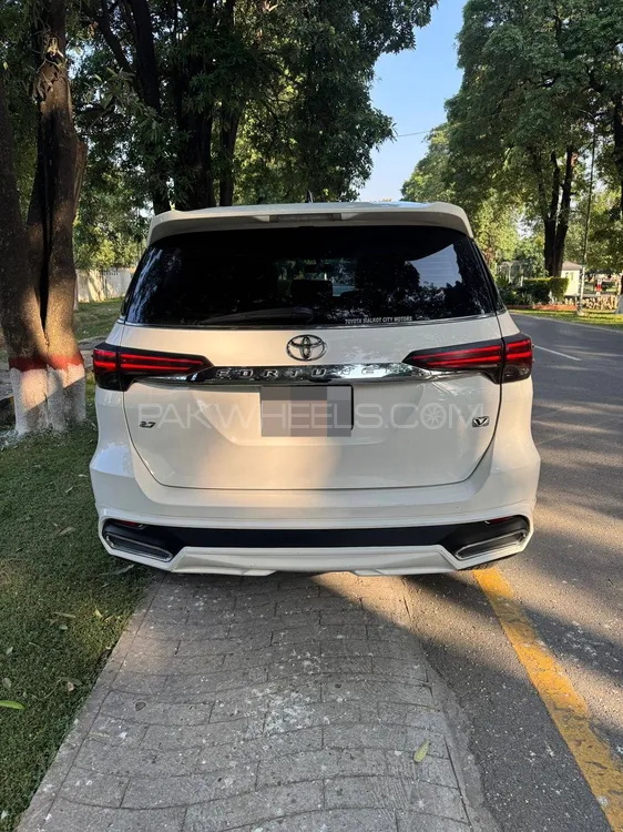 Toyota Fortuner 2022 for Sale in Sialkot Toyota Fortuner 2022 for Sale in Sialkot Image-3