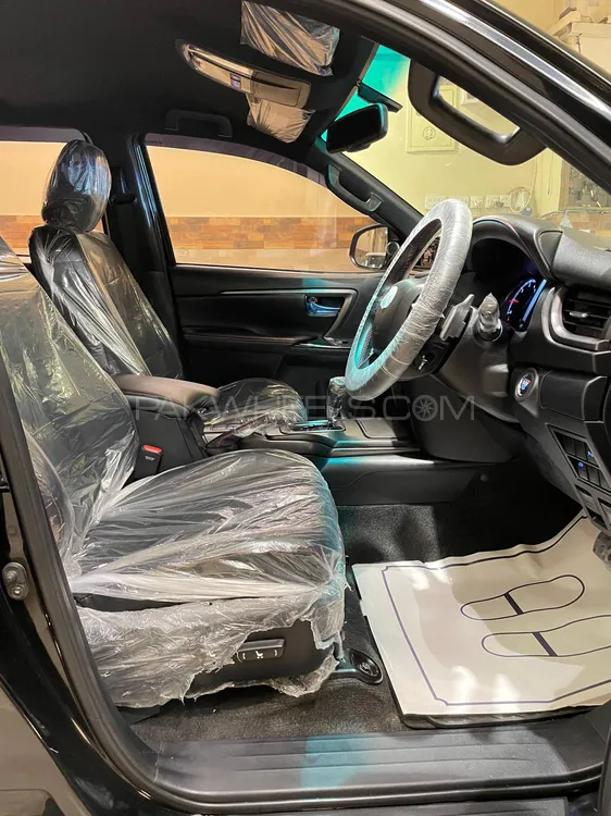Toyota Fortuner 2023 for Sale in Karachi Toyota Fortuner 2023 for Sale in Karachi Image-15