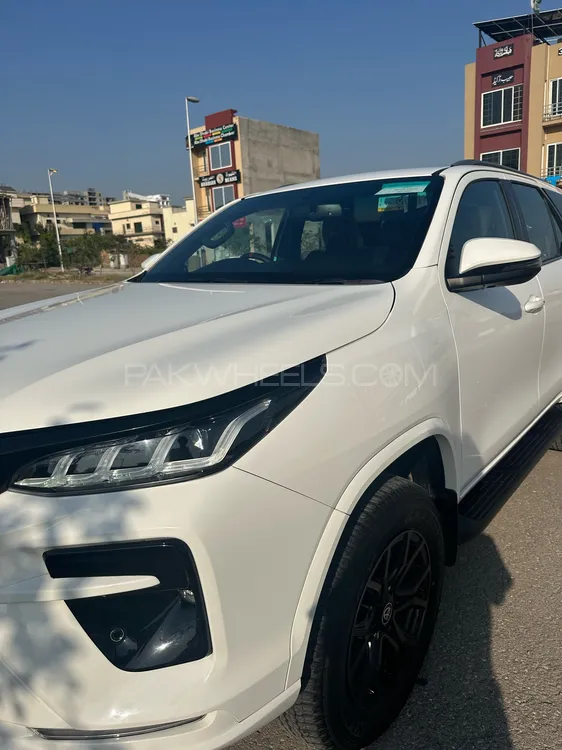 Toyota Fortuner 2025 for Sale in Rawalpindi Toyota Fortuner 2025 for Sale in Rawalpindi Image-3
