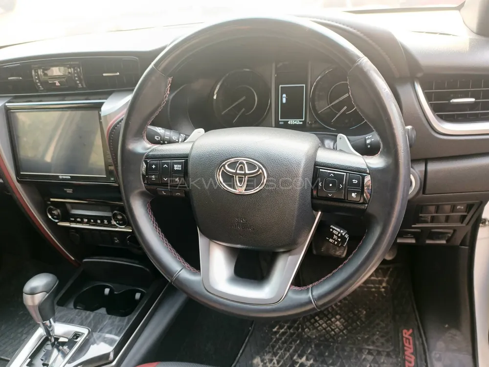 Toyota Fortuner 2022 for Sale in Lahore Toyota Fortuner 2022 for Sale in Lahore Image-6
