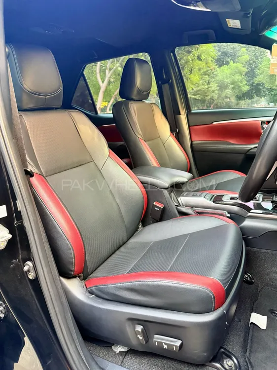 Toyota Fortuner 2023 for Sale in Lahore Toyota Fortuner 2023 for Sale in Lahore Image-12
