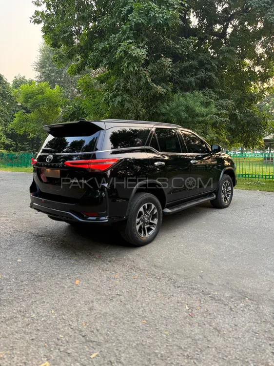 Toyota Fortuner 2023 for Sale in Lahore Toyota Fortuner 2023 for Sale in Lahore Image-4