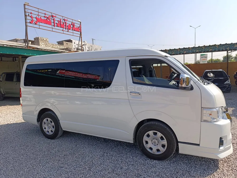Toyota Hiace 2021 for Sale in Islamabad Toyota Hiace 2021 for Sale in Islamabad Image-4