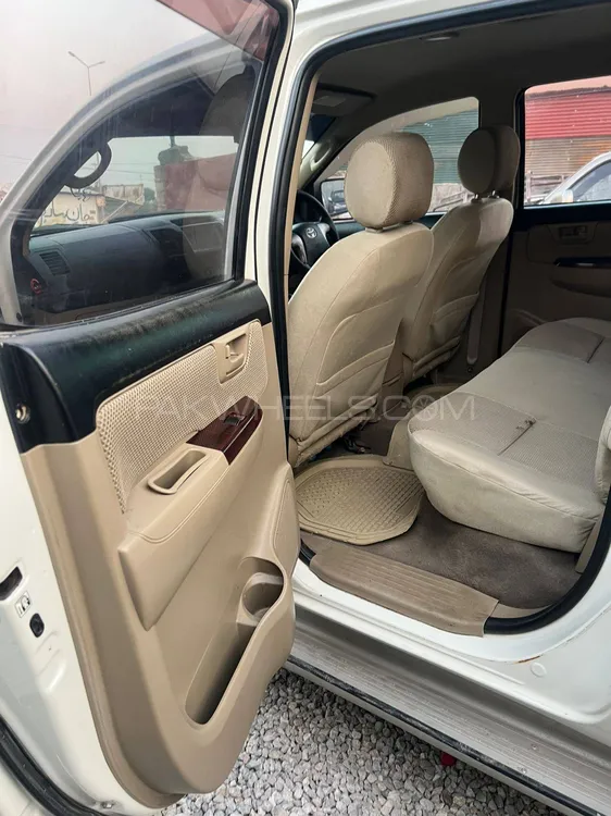 ٹویوٹا ہائیلکس 2016 for Sale in اسلام آباد ٹویوٹا ہائیلکس 2016 for Sale in اسلام آباد Image-4