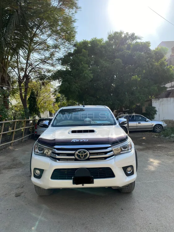 Toyota Hilux 2017 for Sale in Karachi Toyota Hilux 2017 for Sale in Karachi Image-3