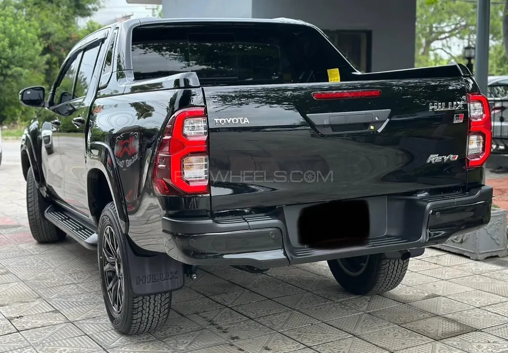 Toyota Hilux 2024 for Sale in Sialkot Toyota Hilux 2024 for Sale in Sialkot Image-3