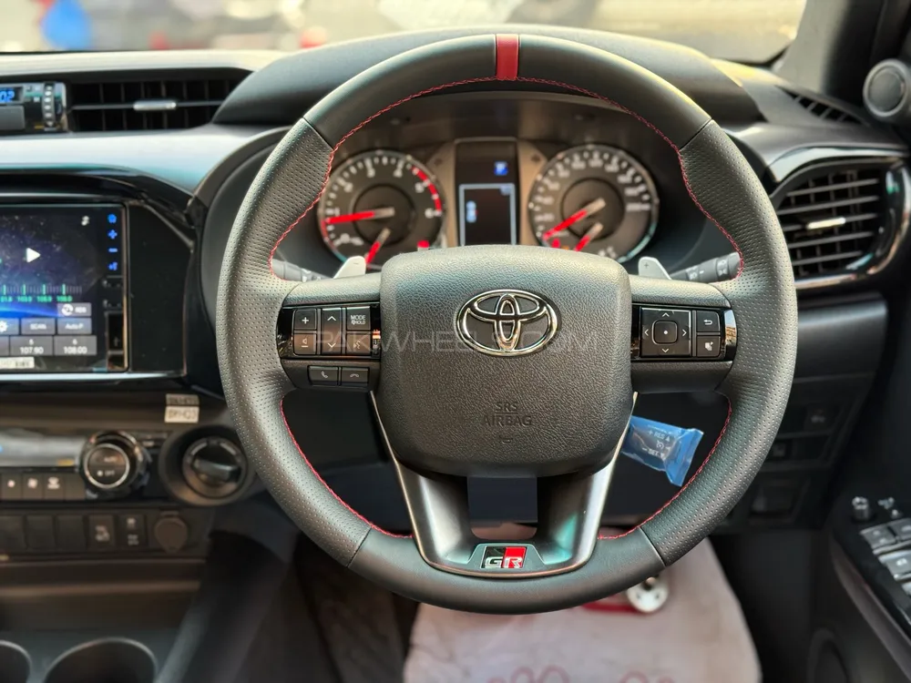 Toyota Hilux 2025 for Sale in Lahore Toyota Hilux 2025 for Sale in Lahore Image-5