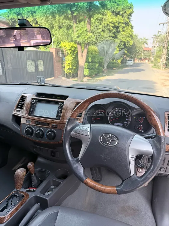 Toyota Hilux 2012 for Sale in Lahore Toyota Hilux 2012 for Sale in Lahore Image-5
