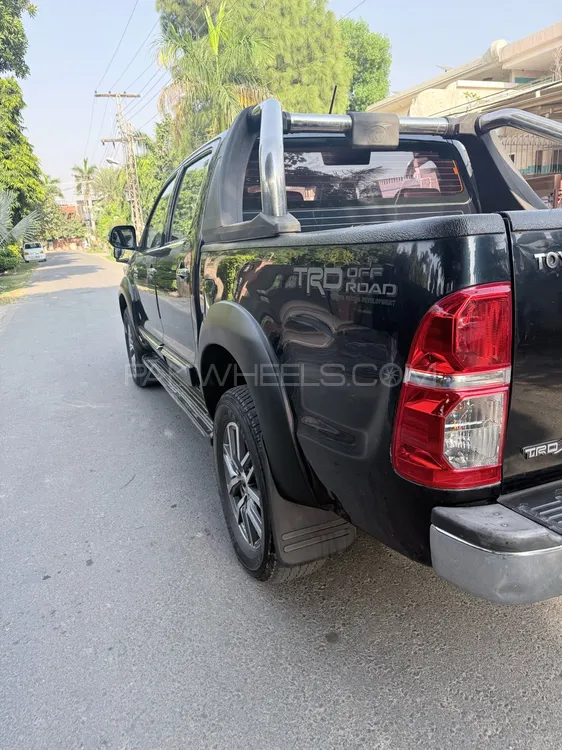 Toyota Hilux 2012 for Sale in Lahore Toyota Hilux 2012 for Sale in Lahore Image-3