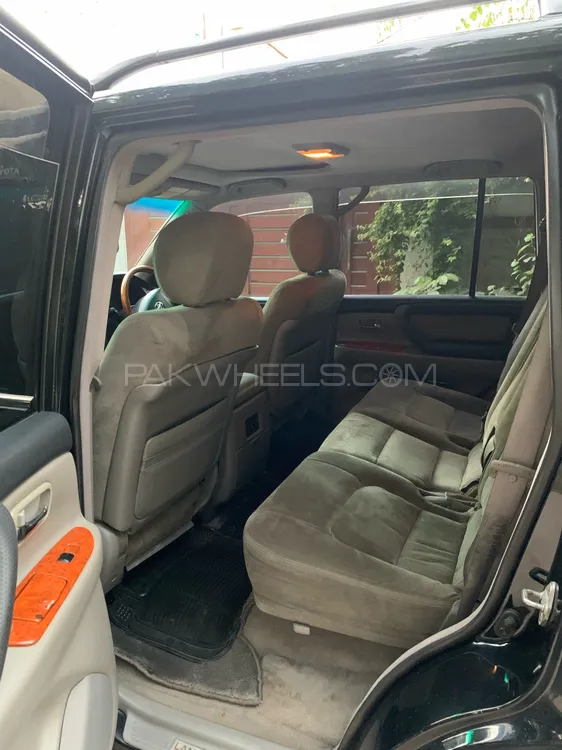 Toyota Land Cruiser 2006 for Sale in Lahore Toyota Land Cruiser 2006 for Sale in Lahore Image-16