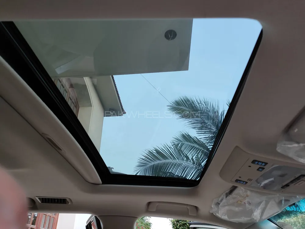 Toyota Land Cruiser 2017 for Sale in Karachi Toyota Land Cruiser 2017 for Sale in Karachi Image-16