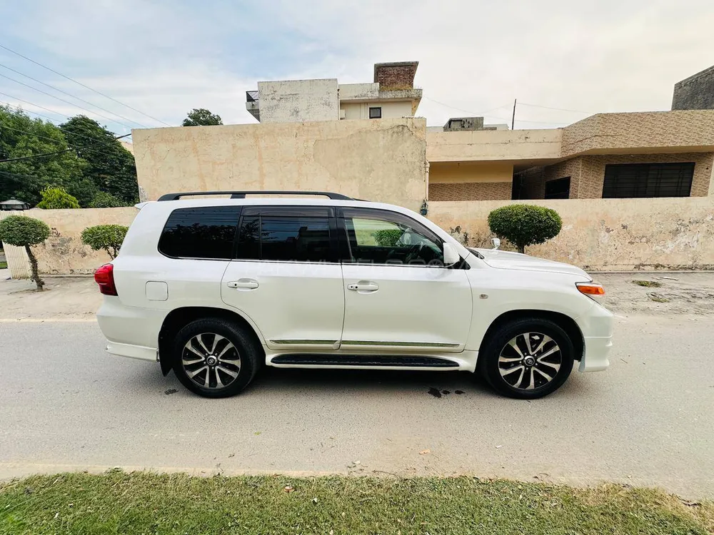 Toyota Land Cruiser 2011 for Sale in Lahore Toyota Land Cruiser 2011 for Sale in Lahore Image-11