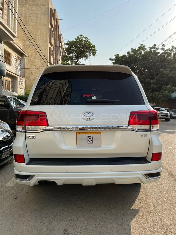Toyota Land Cruiser 2016 for Sale in Karachi Toyota Land Cruiser 2016 for Sale in Karachi Image-10