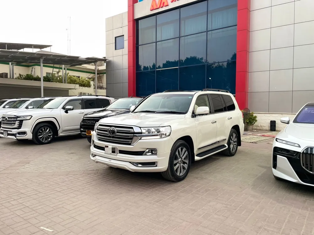 Toyota Land Cruiser 2017 for Sale in Karachi Toyota Land Cruiser 2017 for Sale in Karachi Image-4