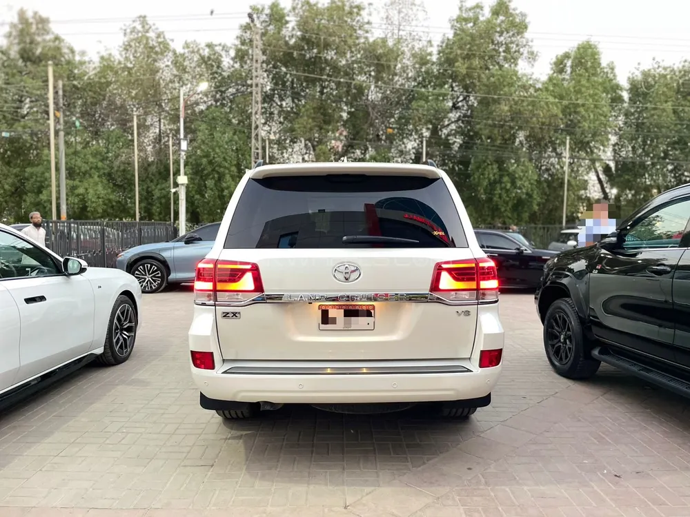 Toyota Land Cruiser 2017 for Sale in Karachi Toyota Land Cruiser 2017 for Sale in Karachi Image-6