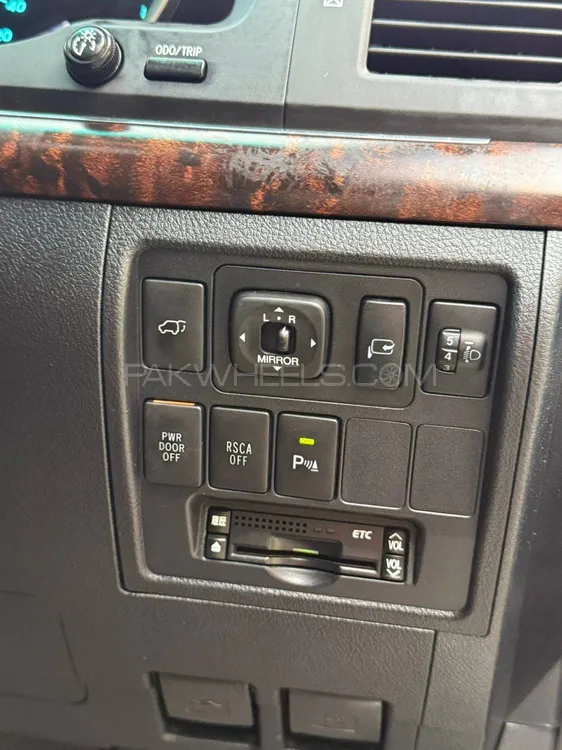 Toyota Land Cruiser 2010 for Sale in Lahore Toyota Land Cruiser 2010 for Sale in Lahore Image-11