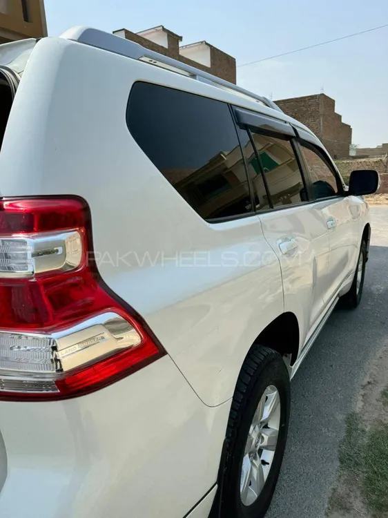 Toyota Prado 2013 for Sale in Multan Toyota Prado 2013 for Sale in Multan Image-8