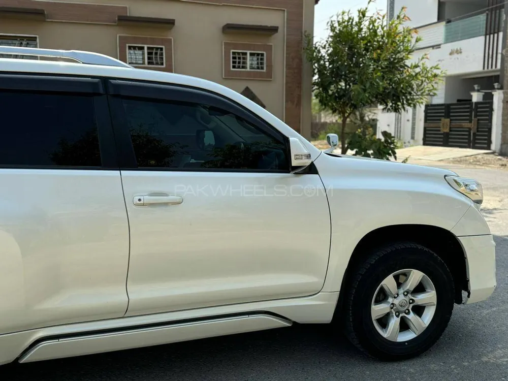 Toyota Prado 2013 for Sale in Multan Toyota Prado 2013 for Sale in Multan Image-12