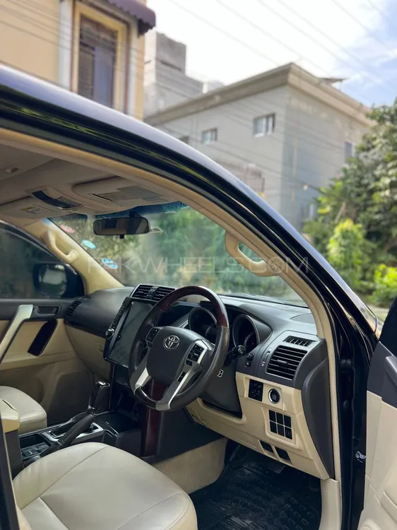 Toyota Prado 2013 for Sale in Lahore Toyota Prado 2013 for Sale in Lahore Image-3