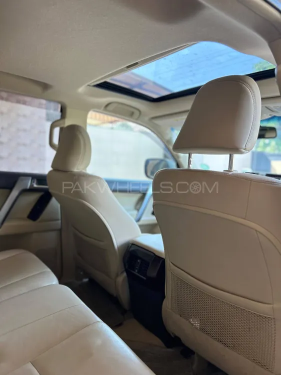 Toyota Prado 2016 for Sale in Lahore Toyota Prado 2016 for Sale in Lahore Image-4