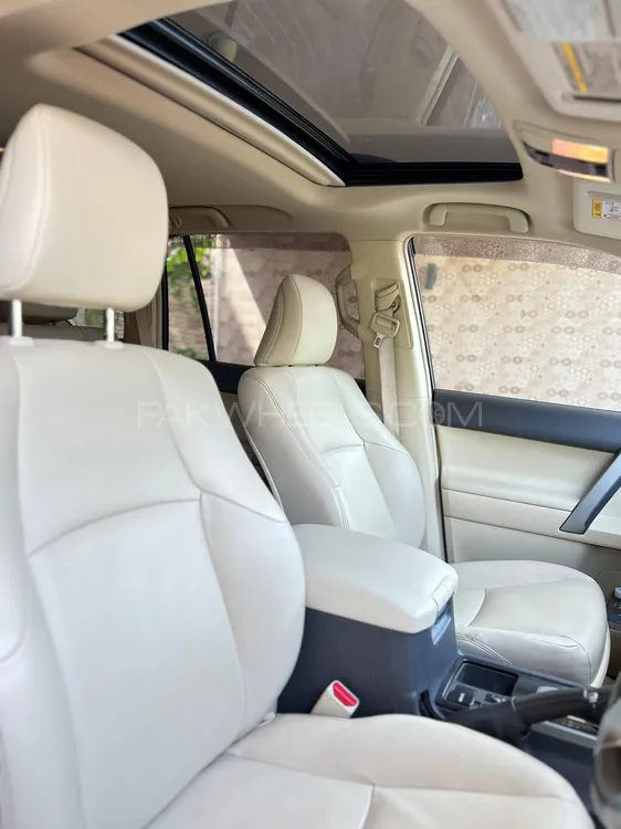 Toyota Prado 2016 for Sale in Lahore Toyota Prado 2016 for Sale in Lahore Image-8