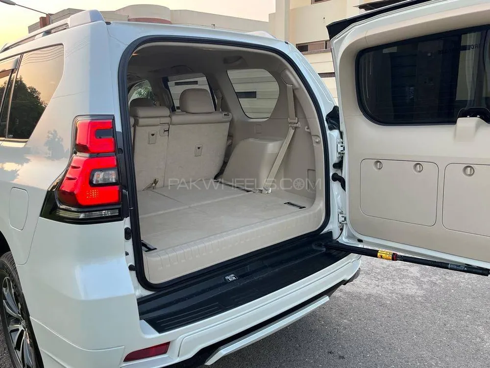 Toyota Prado 2017 for Sale in Lahore Toyota Prado 2017 for Sale in Lahore Image-7