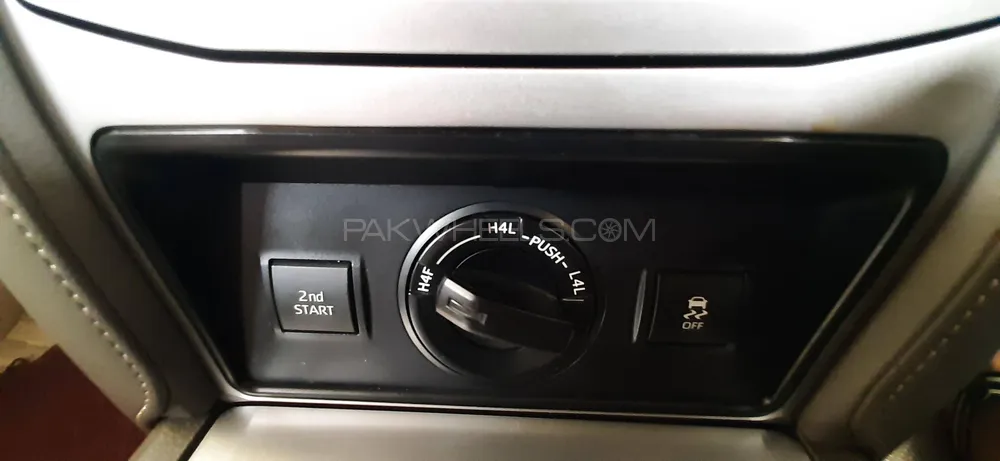 Toyota Prado 2017 for Sale in Lahore Toyota Prado 2017 for Sale in Lahore Image-12