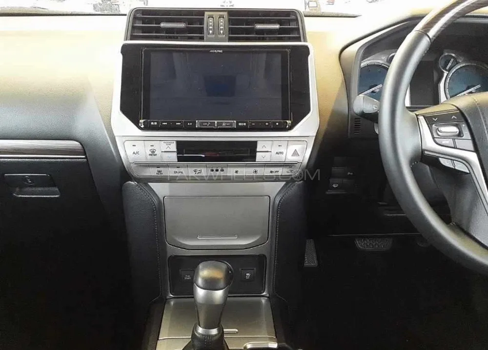 Toyota Prado 2019 for Sale in Faisalabad Toyota Prado 2019 for Sale in Faisalabad Image-9