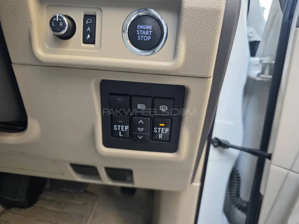 Toyota Prado 2021 for Sale in Karachi Toyota Prado 2021 for Sale in Karachi Image-9