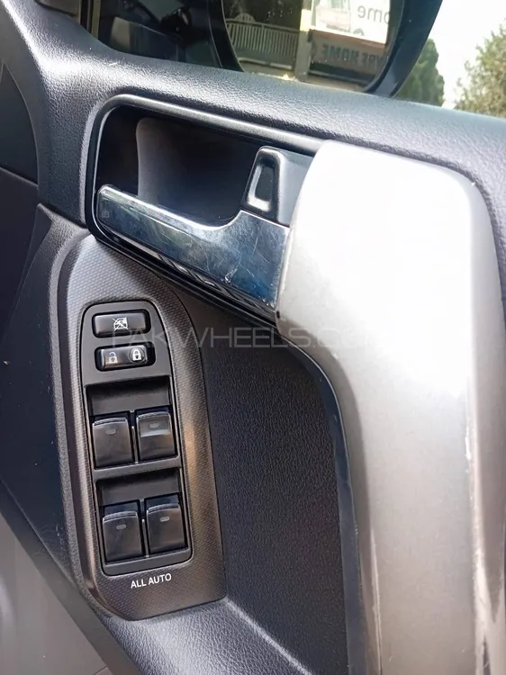 Toyota Prado 2011 for Sale in Islamabad Toyota Prado 2011 for Sale in Islamabad Image-9