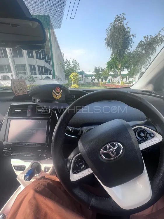 Toyota Prius 2017 for Sale in Rawalpindi Toyota Prius 2017 for Sale in Rawalpindi Image-8
