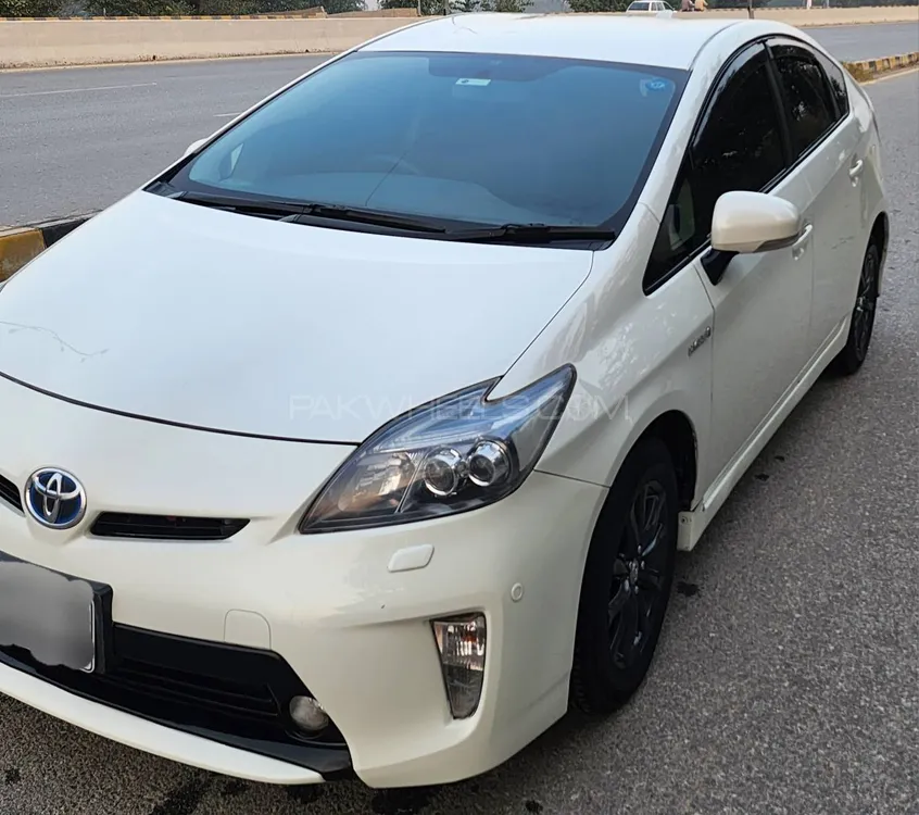 Toyota Prius 2012 for Sale in Peshawar Toyota Prius 2012 for Sale in Peshawar Image-2