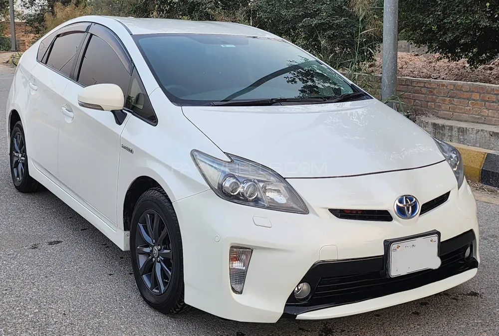 Toyota Prius 2012 for Sale in Peshawar Toyota Prius 2012 for Sale in Peshawar Image-3