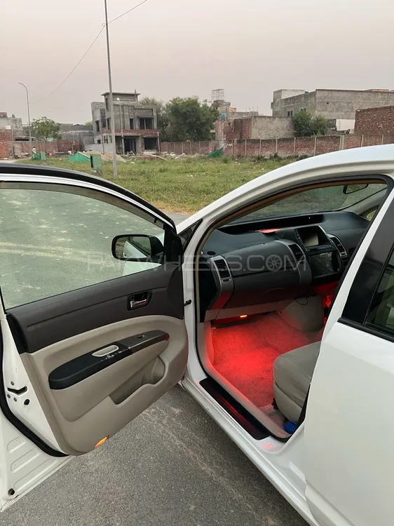 Toyota Prius 2007 for Sale in Lahore Toyota Prius 2007 for Sale in Lahore Image-11