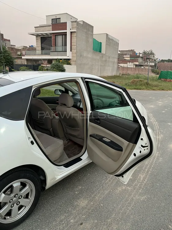 Toyota Prius 2007 for Sale in Lahore Toyota Prius 2007 for Sale in Lahore Image-6