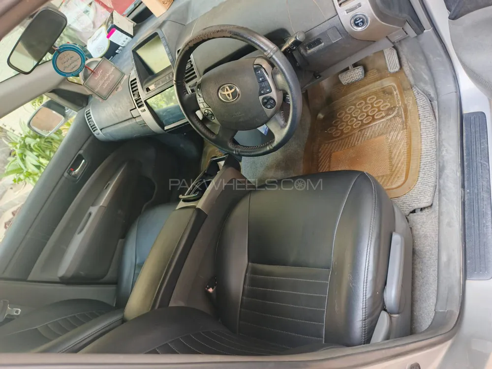 Toyota Prius 2007 for Sale in Karachi Toyota Prius 2007 for Sale in Karachi Image-4