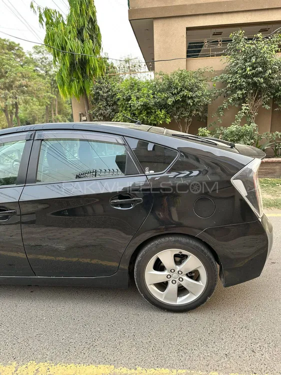 Toyota Prius 2010 for Sale in Lahore Toyota Prius 2010 for Sale in Lahore Image-19