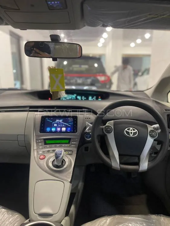 Toyota Prius 2014 for Sale in Karachi Toyota Prius 2014 for Sale in Karachi Image-7