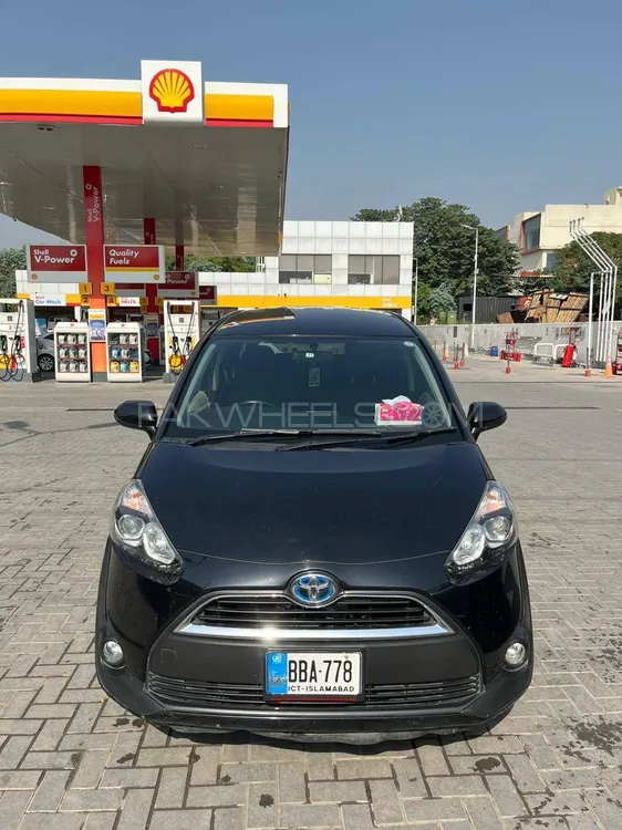 Toyota Sienta 2015 for Sale in Islamabad Toyota Sienta 2015 for Sale in Islamabad Image-2