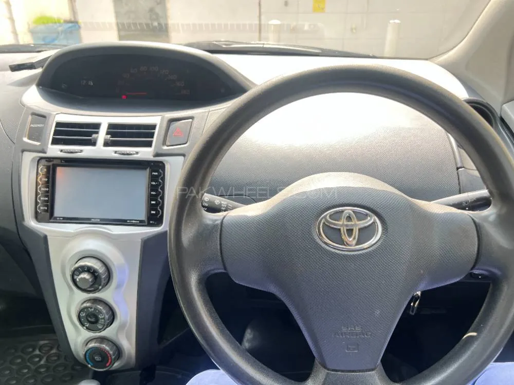 Toyota Vitz 2005 for Sale in Karachi Toyota Vitz 2005 for Sale in Karachi Image-2