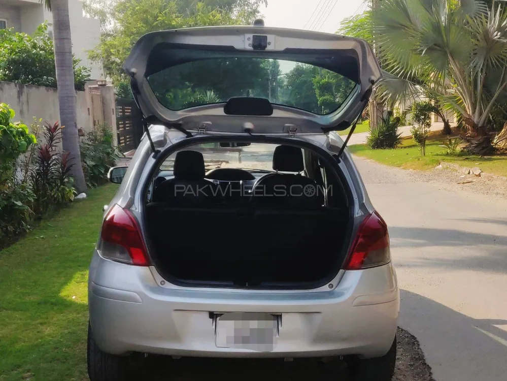 Toyota Vitz 2010 for Sale in Lahore Toyota Vitz 2010 for Sale in Lahore Image-4